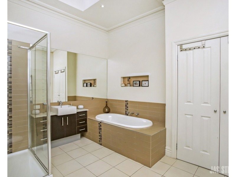 19 Hotham Street, Seddon VIC 3011