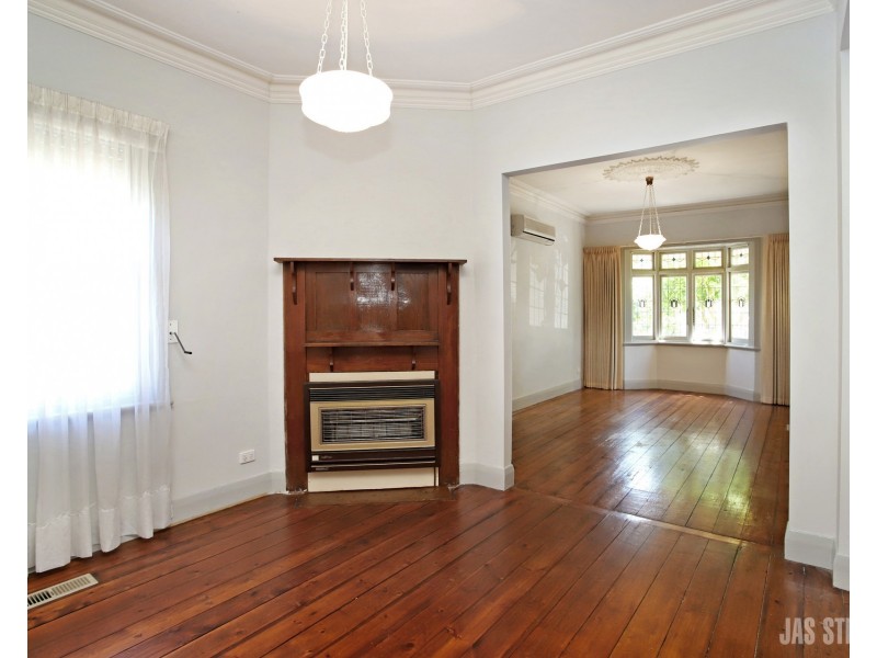 77 Chirnside Street, Kingsville VIC 3012