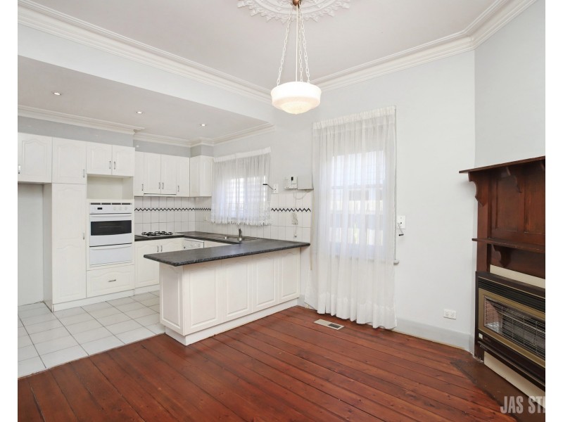 77 Chirnside Street, Kingsville VIC 3012