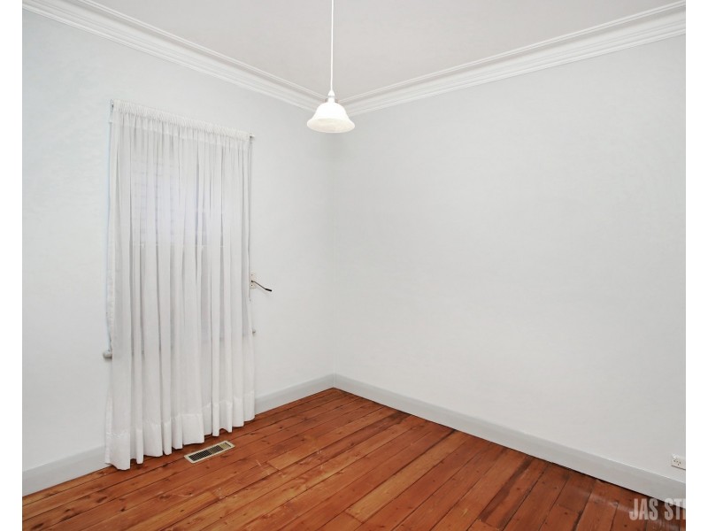 77 Chirnside Street, Kingsville VIC 3012