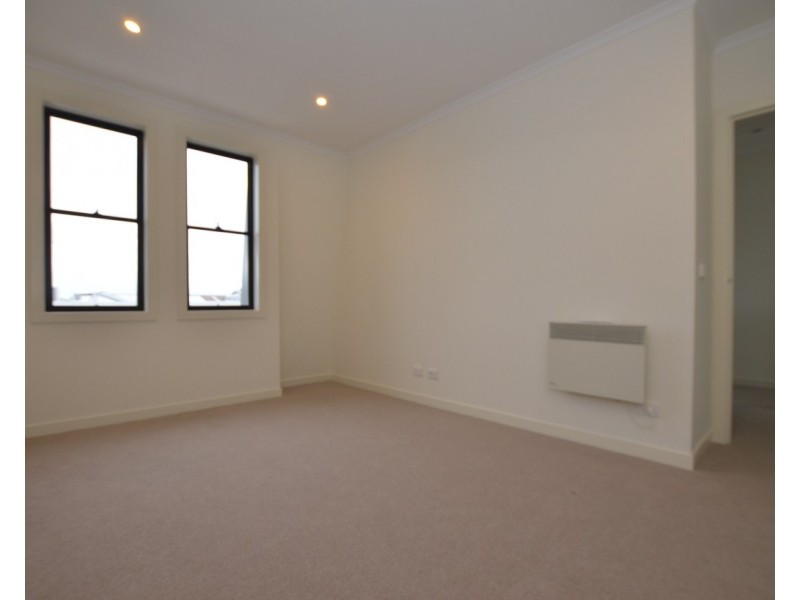 16 Hocking Street, Footscray VIC 3011