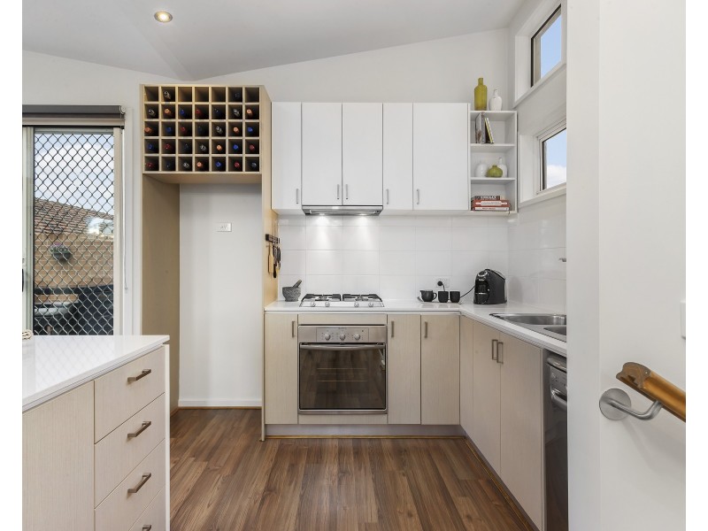 1/11 Churchill Avenue, Maidstone VIC 3012