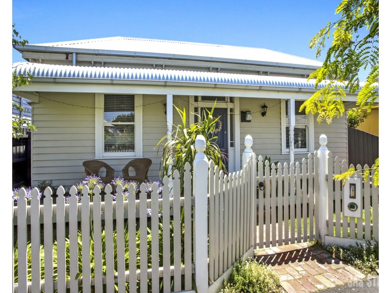 110 Empress Avenue, Kingsville VIC 3012
