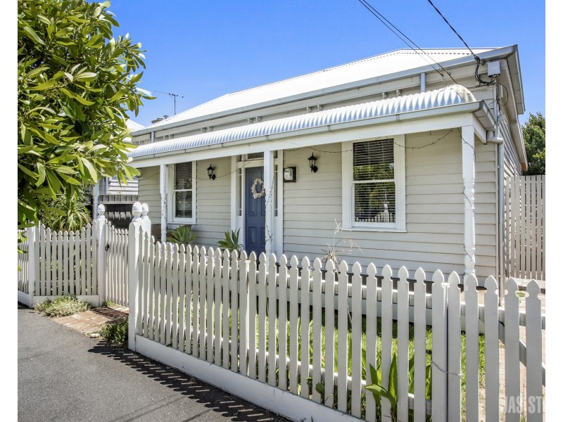 110 Empress Avenue, Kingsville VIC 3012