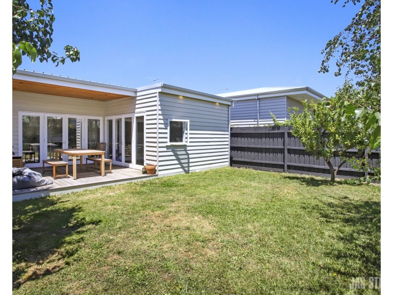 110 Empress Avenue, Kingsville VIC 3012