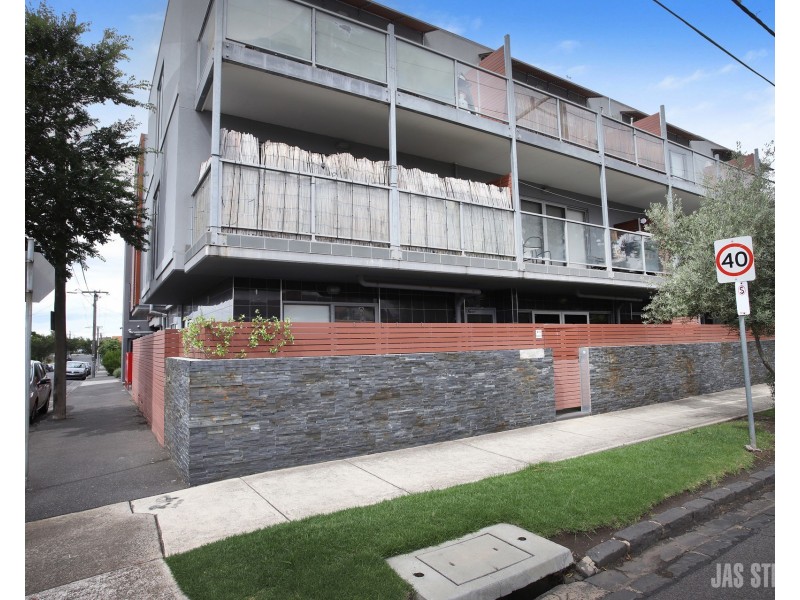 4/13 Essex Street, Footscray VIC 3011