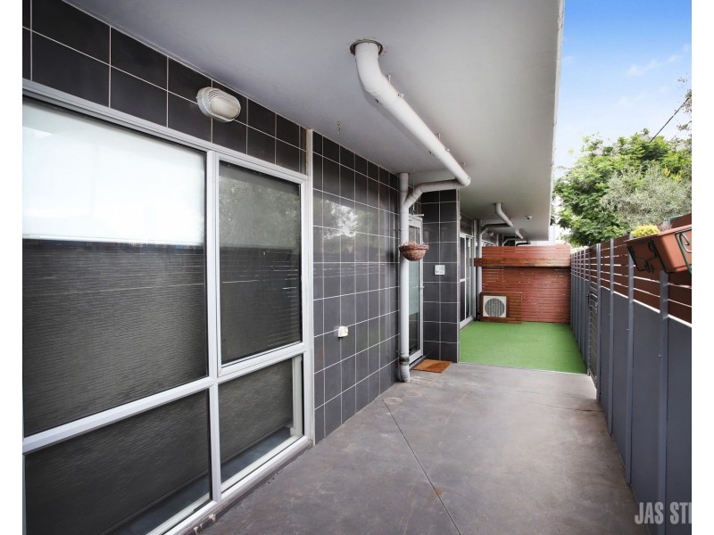4/13 Essex Street, Footscray VIC 3011