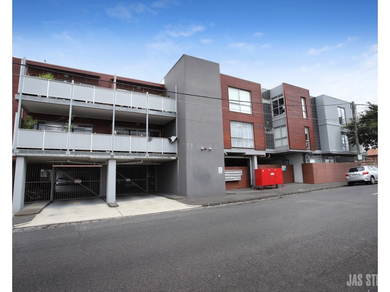 4/13 Essex Street, Footscray VIC 3011