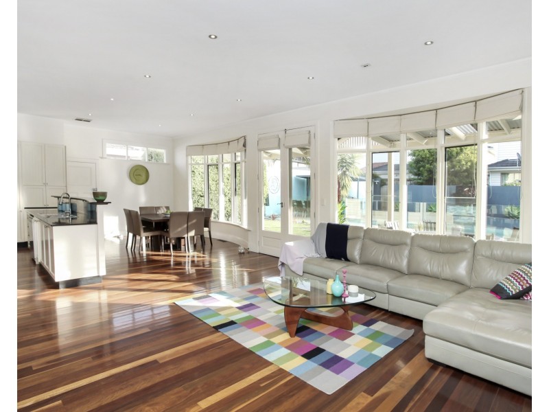 14 Derham Street, Spotswood VIC 3015