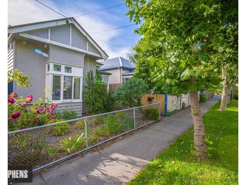 6 Hamilton Street, Seddon VIC 3011