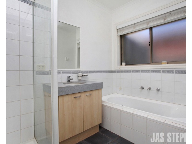 29 Cyclamen Street, Altona North VIC 3025