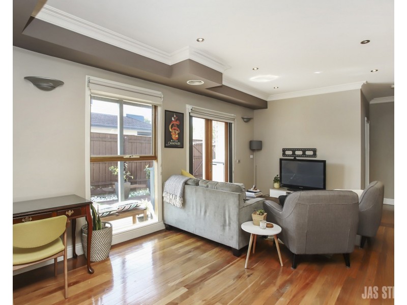 2/604 Barkly Street, West Footscray VIC 3012