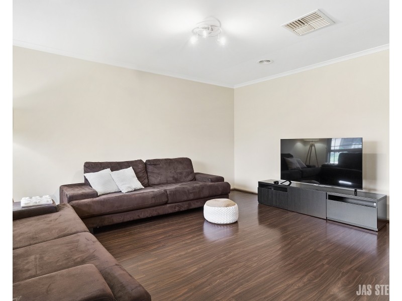 10 Shale Court, Delahey VIC 3037