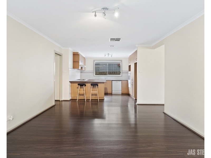 10 Shale Court, Delahey VIC 3037