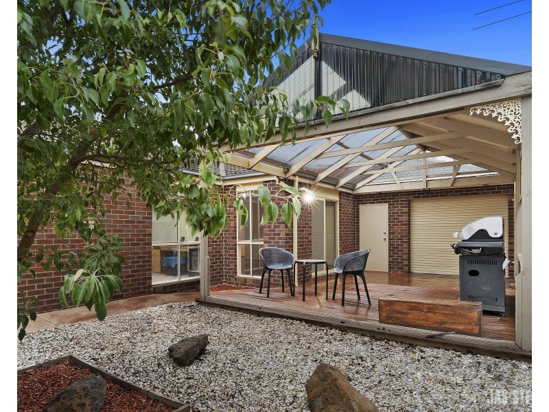 10 Shale Court, Delahey VIC 3037