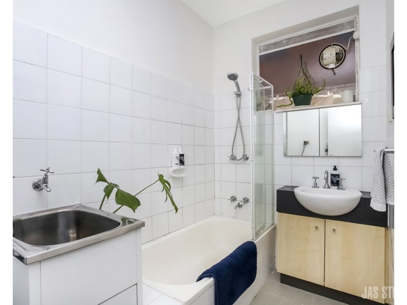 2/334 Nicholson Street, Yarraville VIC 3013