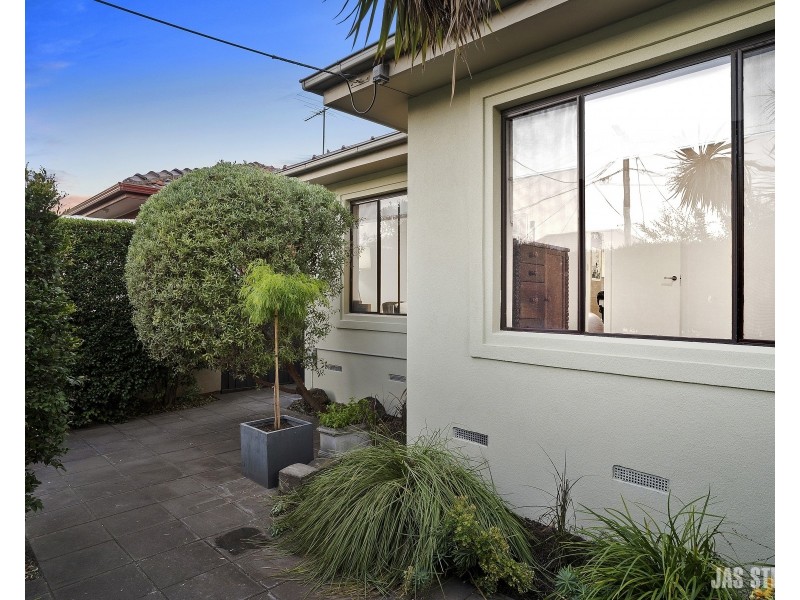 5 Junction Street, Seddon VIC 3011