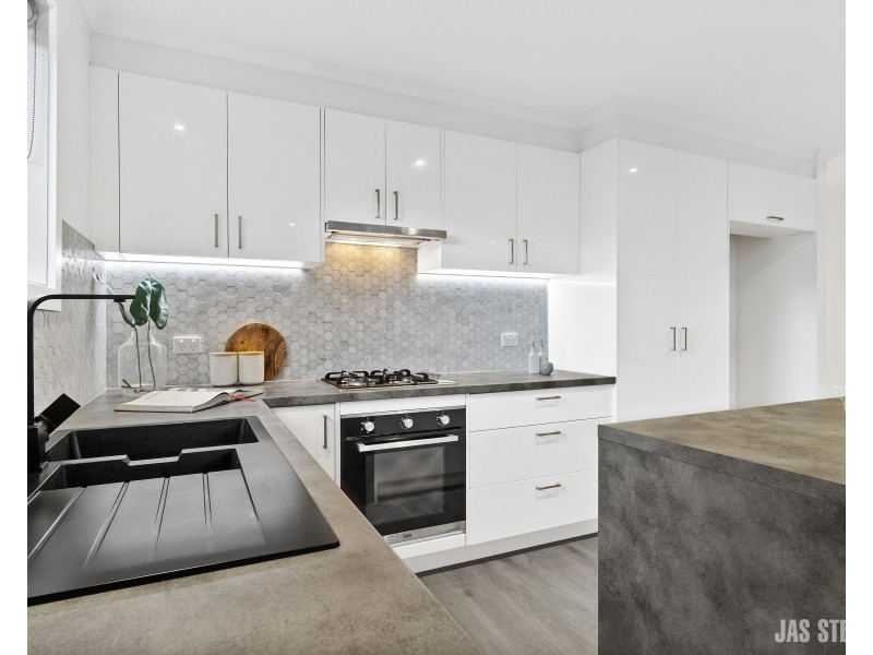 11/102 Cross Street, West Footscray VIC 3012