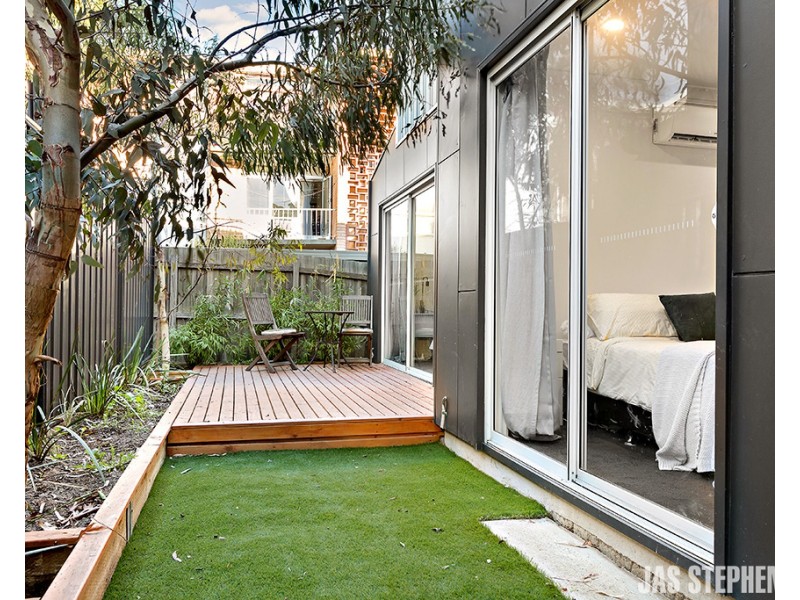 4/17 Clarke Street, West Footscray VIC 3012