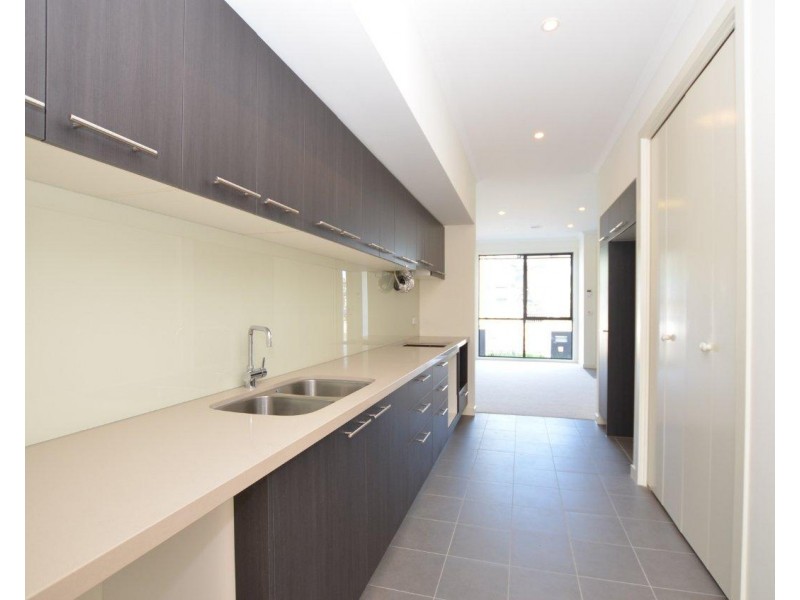 3/10 Cross Street, Footscray VIC 3011