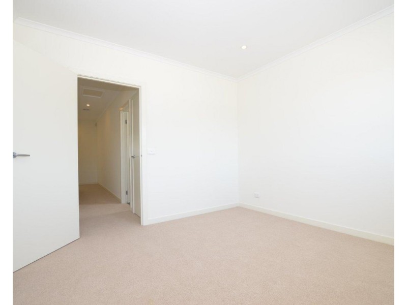 3/10 Cross Street, Footscray VIC 3011