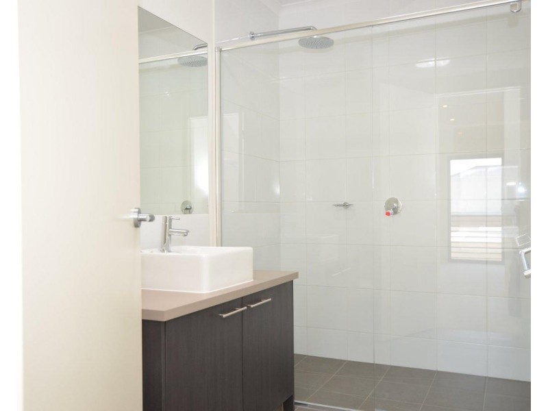 3/10 Cross Street, Footscray VIC 3011