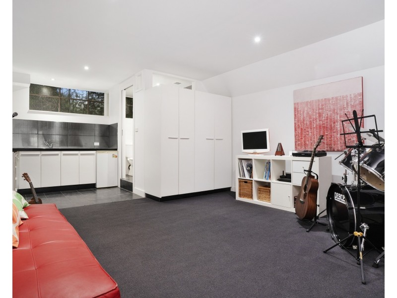 21 Bute Street, Seddon VIC 3011