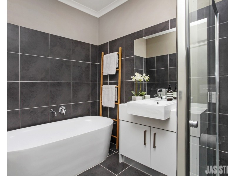 82 Gordon Street, Newport VIC 3015