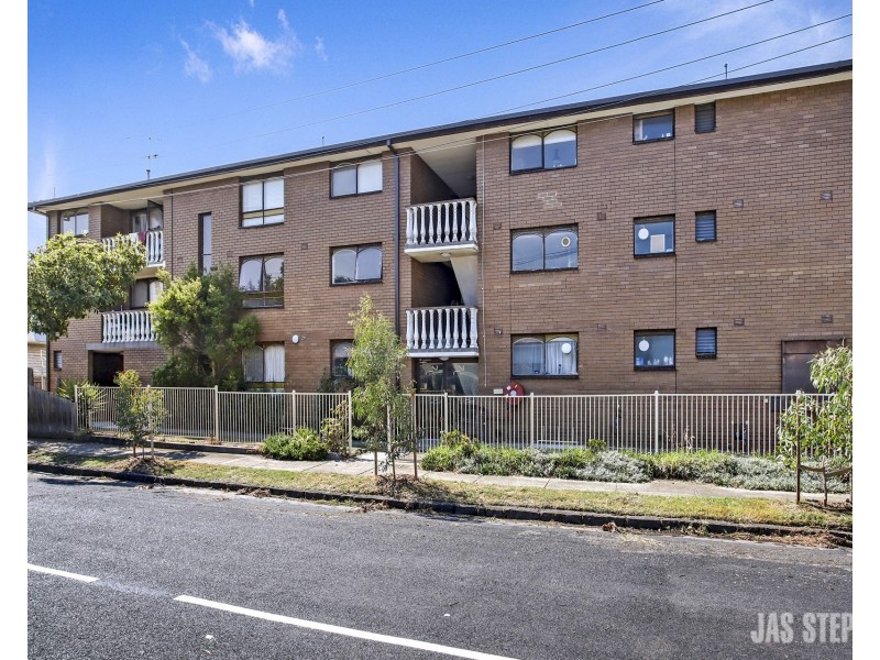 4/20 Moore Street, Footscray VIC 3011
