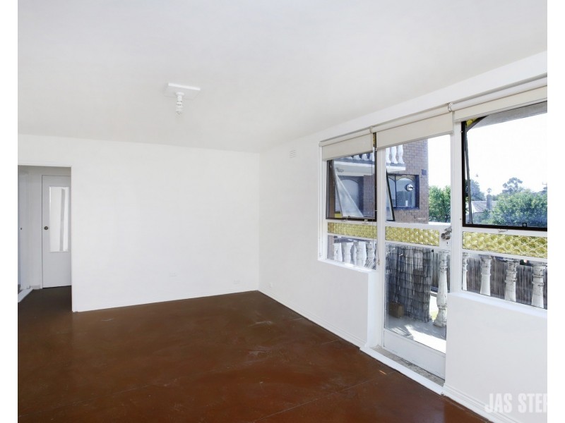4/20 Moore Street, Footscray VIC 3011