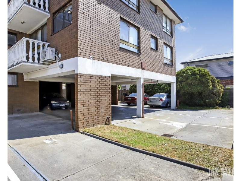 4/20 Moore Street, Footscray VIC 3011