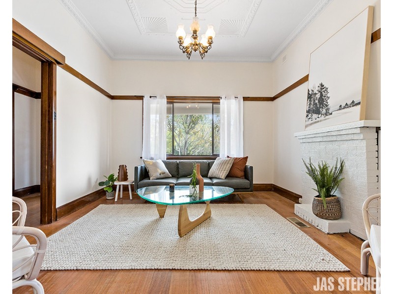 8 Kingaroy Road, Sunshine VIC 3020