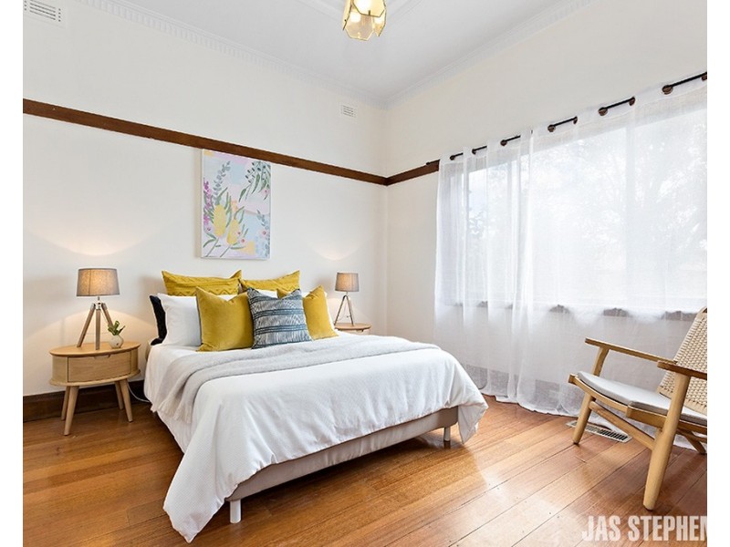 8 Kingaroy Road, Sunshine VIC 3020