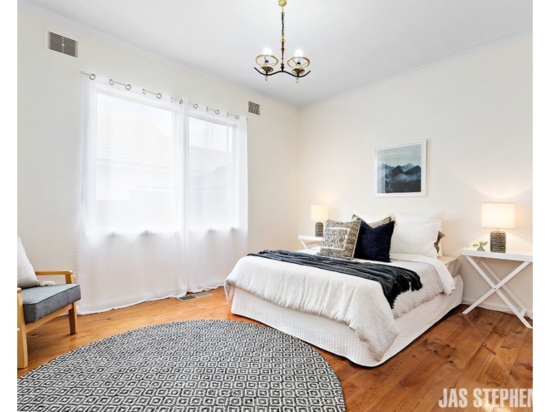 8 Kingaroy Road, Sunshine VIC 3020