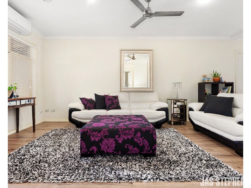 25 Henry Drive, Altona Meadows VIC 3028