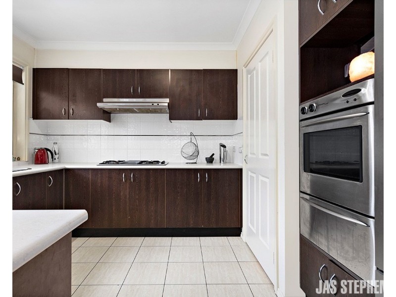 25 Henry Drive, Altona Meadows VIC 3028