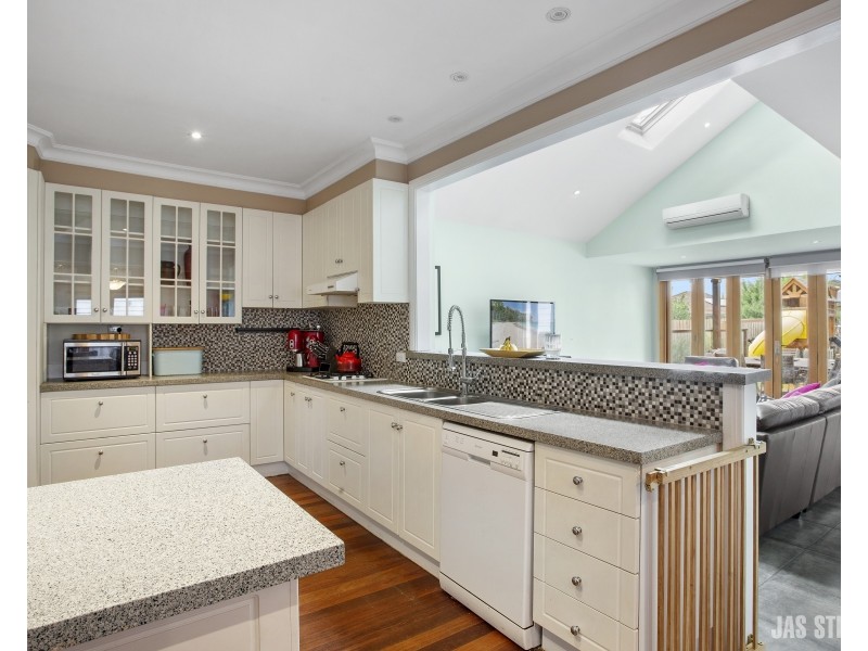 25 St Leonards Avenue, Yarraville VIC 3013