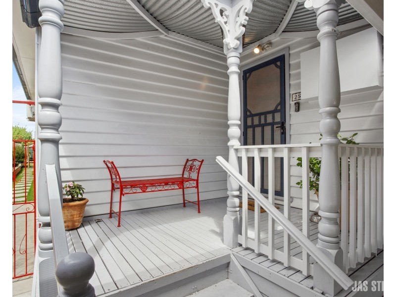 25 St Leonards Avenue, Yarraville VIC 3013