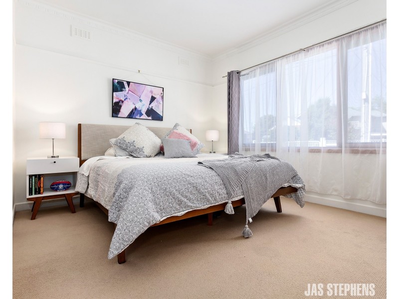 2 Burns Street, Maidstone VIC 3012