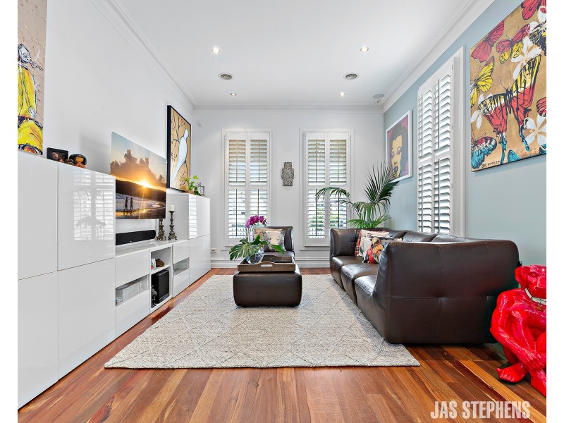8 Kent Street, Seddon VIC 3011