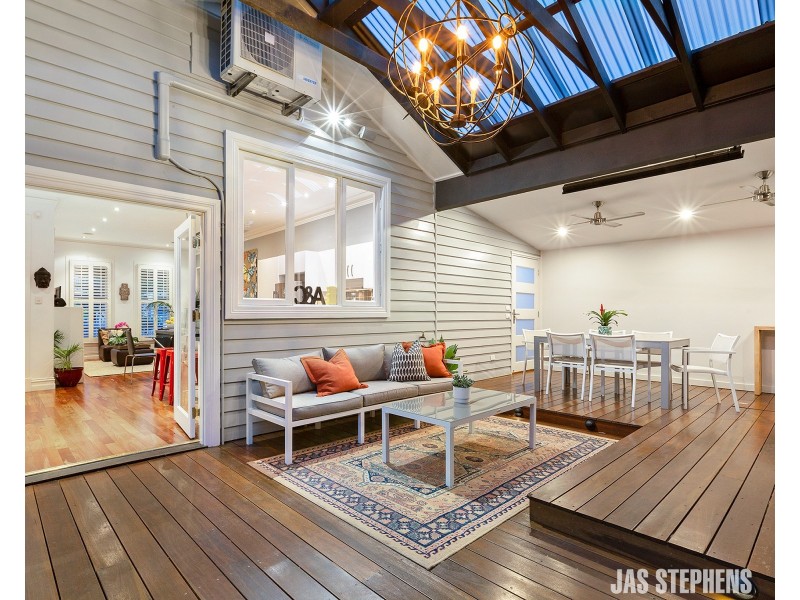8 Kent Street, Seddon VIC 3011