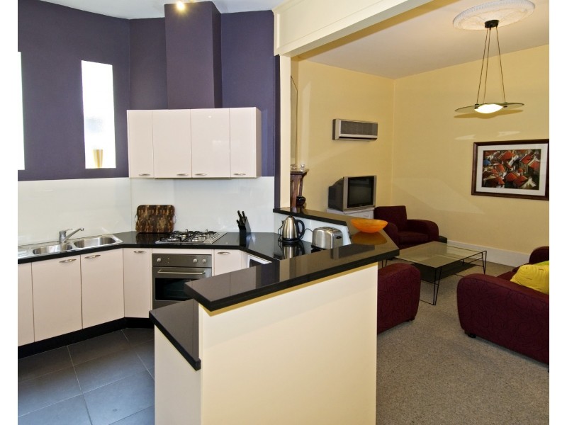 24 Hamilton Street, Seddon VIC 3011