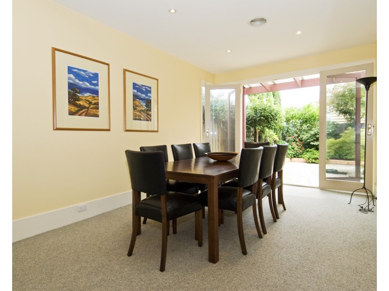 24 Hamilton Street, Seddon VIC 3011