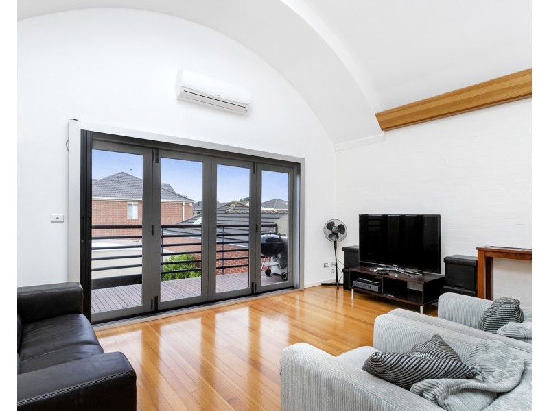 18 McGuire Crescent, Williamstown VIC 3016