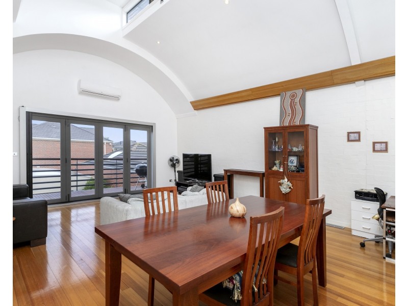 18 McGuire Crescent, Williamstown VIC 3016