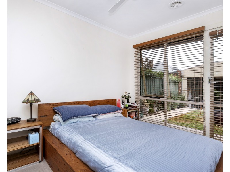 18 McGuire Crescent, Williamstown VIC 3016