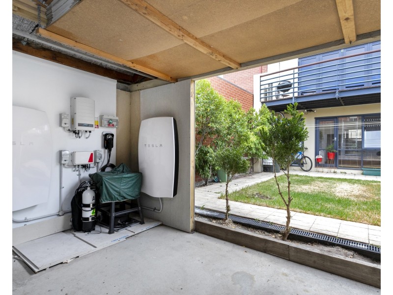 18 McGuire Crescent, Williamstown VIC 3016