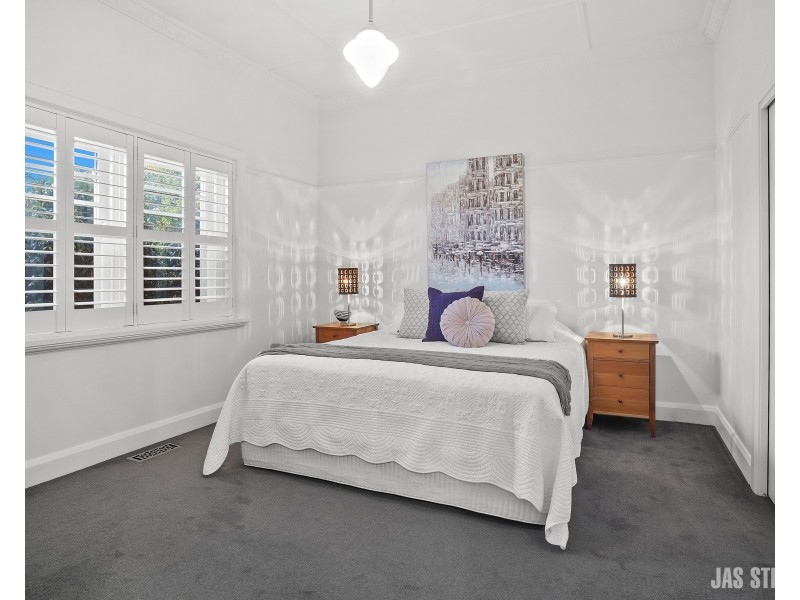 9 Farm Street, Newport VIC 3015