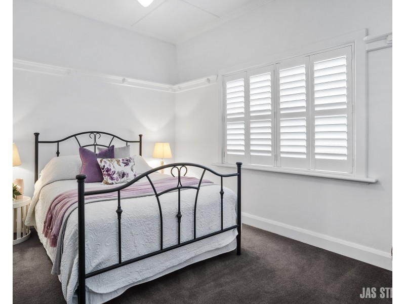 9 Farm Street, Newport VIC 3015