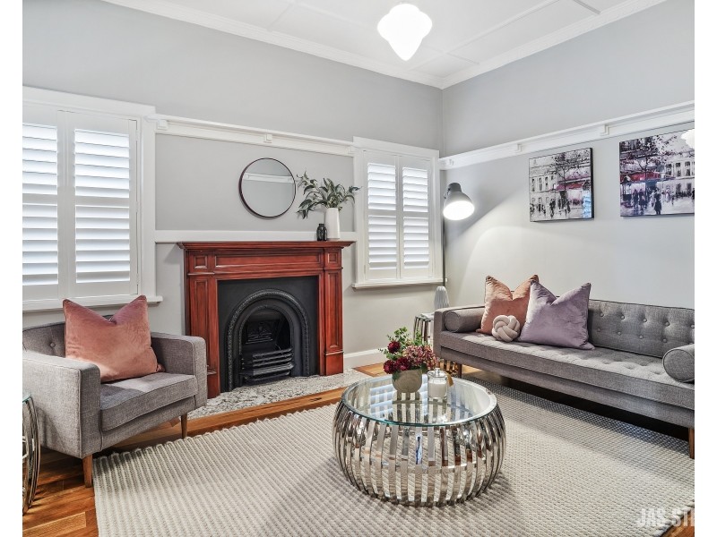 9 Farm Street, Newport VIC 3015